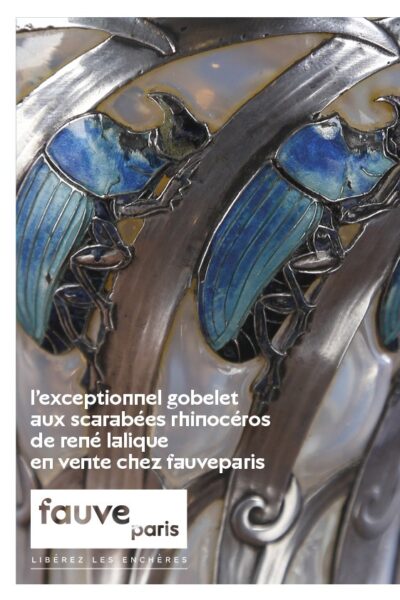 L’exceptionnel gobelet aux scarabées rhinocéros de René Lalique en vente chez FauveParis
